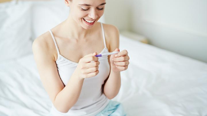 验孕棒一深一浅什么意思 可能是以下三种原因所导致
