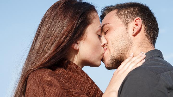 如何预防卵巢早衰?女性延缓衰老的方法有哪些?